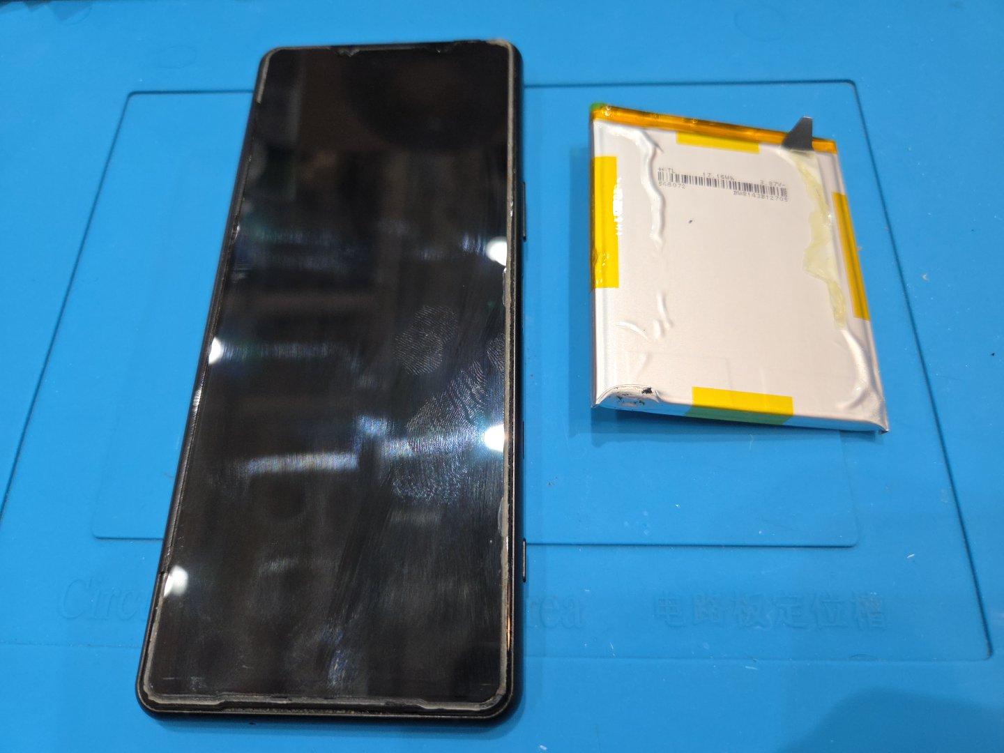 Xperia 5IIIのバッテリー交換なら最短即日の【スマホ修理工房 池袋P'パルコ店】へ！